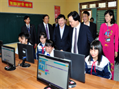 Bộ trưởng Bộ Giáo dục và Đào tạo Phùng Xuân Nhạ thăm, làm việc tại Hưng Yên