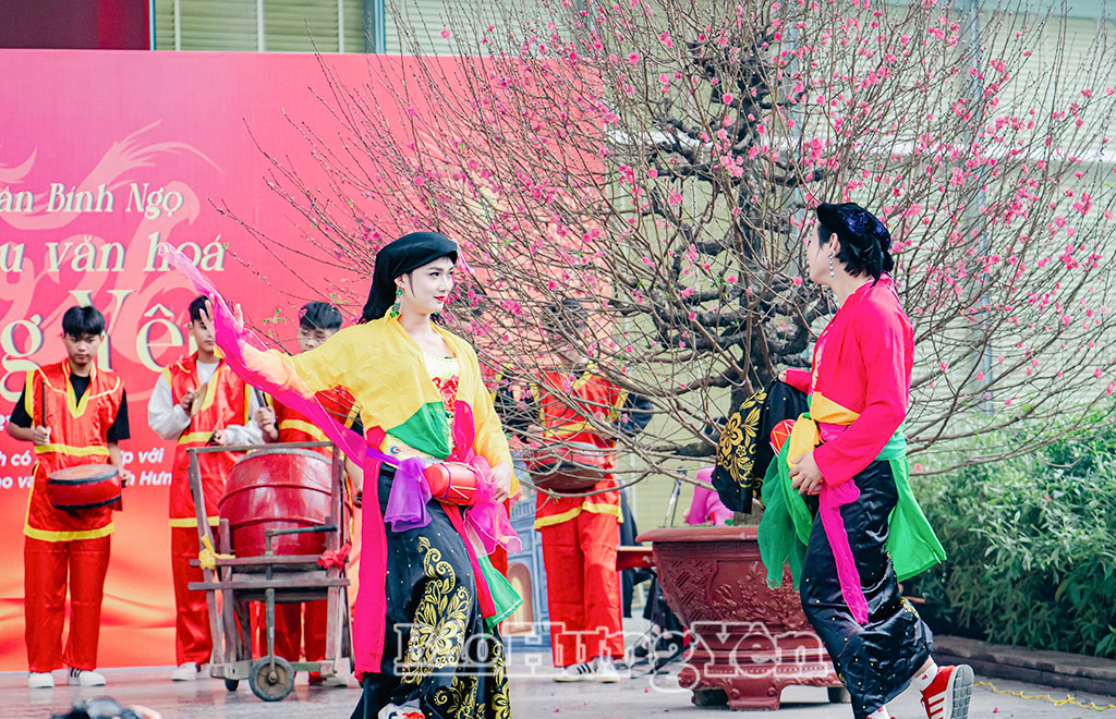 Độc đáo điệu múa “con đĩ đánh bồng” trong lễ hội Chử Đồng Tử – Tiên Dung