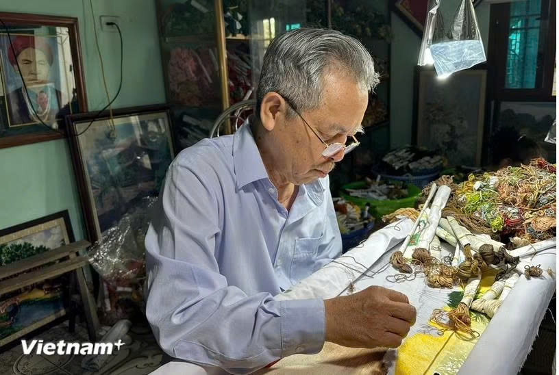 Giữ hồn nghề thêu Minh Lãng giữa vòng xoáy hiện đại hóa