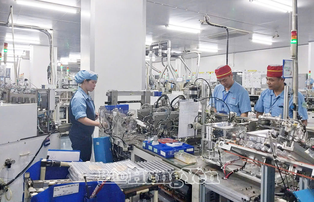 Workers Stand Firm in Their Confidence, Looking Toward the 14th National Party Congress