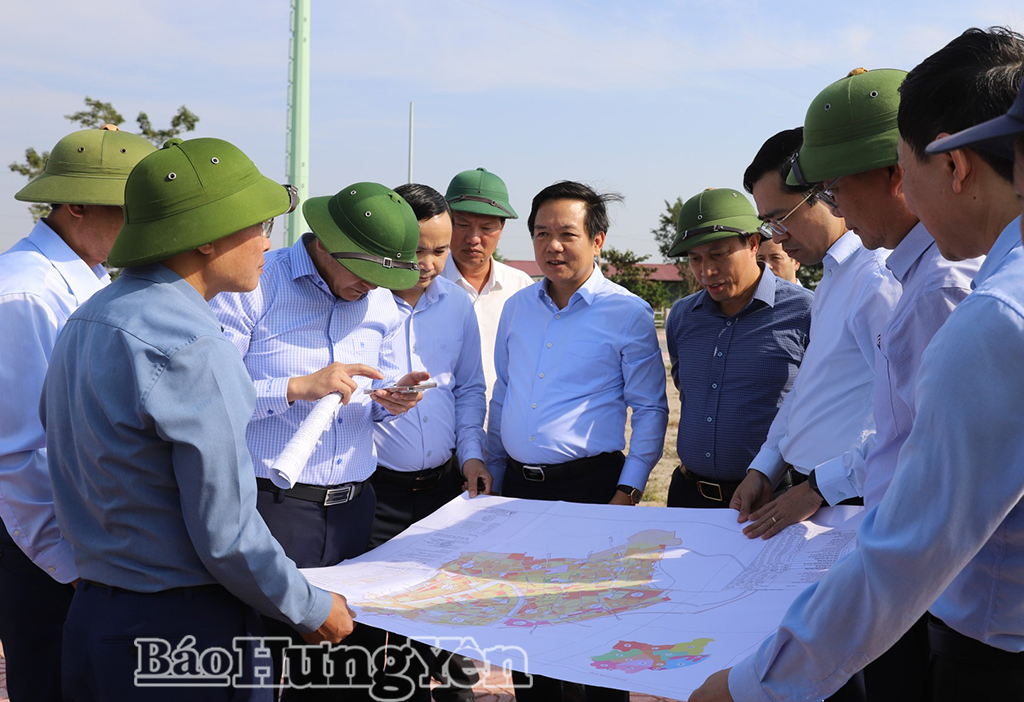 Đồng chí Chủ tịch UBND tỉnh Phạm Quang Ngọc kiểm tra tình hình triển khai thực hiện một số dự án y tế, giáo dục, đô thị trọng điểm của tỉnh