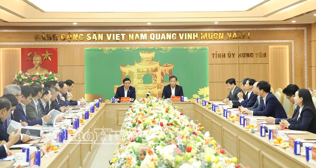 The Hung Yen Provincial Party Committee and the Party Committee of the Vietnam National Energy and Industry Group signed a cooperation agreement for development.