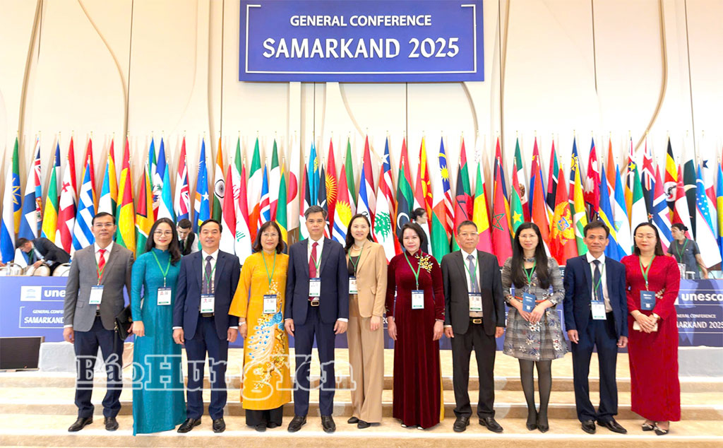 The delegation from Hung Yen province attended the 43rd session of the UNESCO General Assembly.