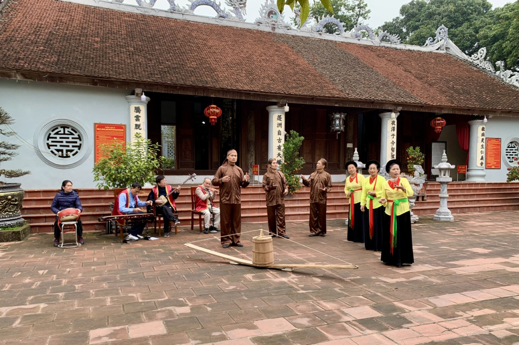 These "countryside artists" preserve and promote the value of the traditional drum-beating melody.