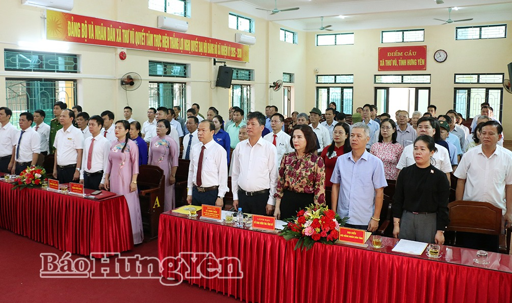 Đồng chí Phó Chủ tịch Thường trực HĐND tỉnh Lê Xuân Tiến dự kỳ họp thứ nhất, HĐND xã Thư Vũ khóa II
