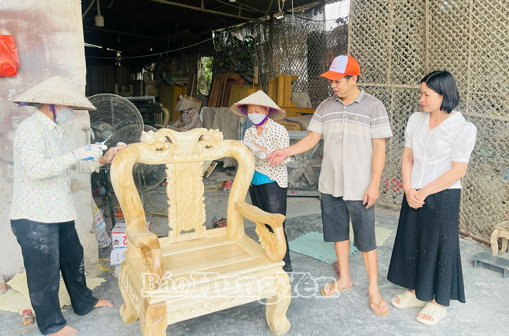 Đưa sản phẩm nghề mộc thôn Vế vươn xa