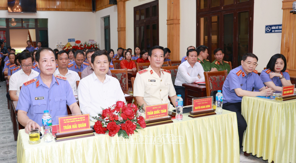 Công bố và trao quyết định điều động, bổ nhiệm Viện trưởng Viện Kiểm sát nhân dân tỉnh Hưng Yên