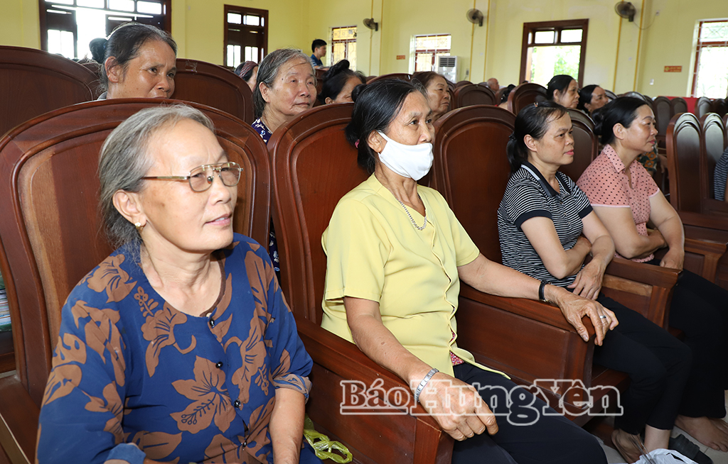Đại biểu HĐND các xã: Nguyễn Trãi, Xuân Trúc tiếp xúc cử tri trước kỳ họp thường lệ