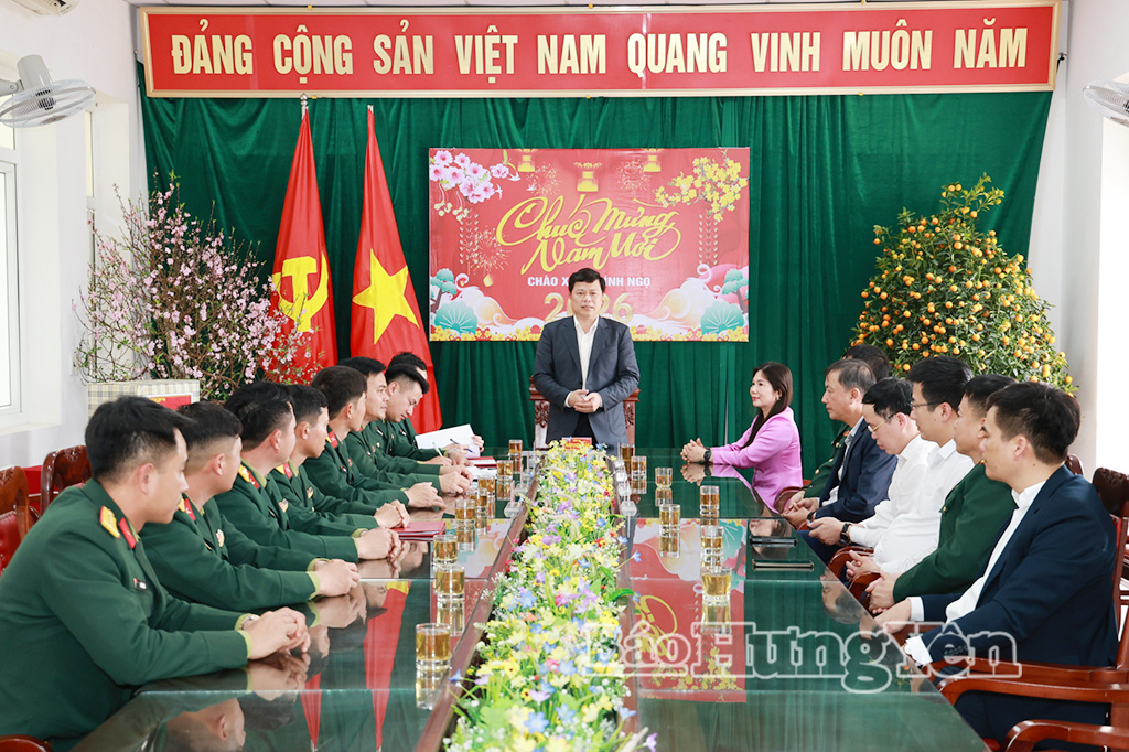 Đồng chí Phó Bí thư Thường trực Tỉnh ủy, Chủ tịch Ủy ban MTTQ Việt Nam tỉnh Trần Quốc Toản thăm, chúc Tết các đơn vị