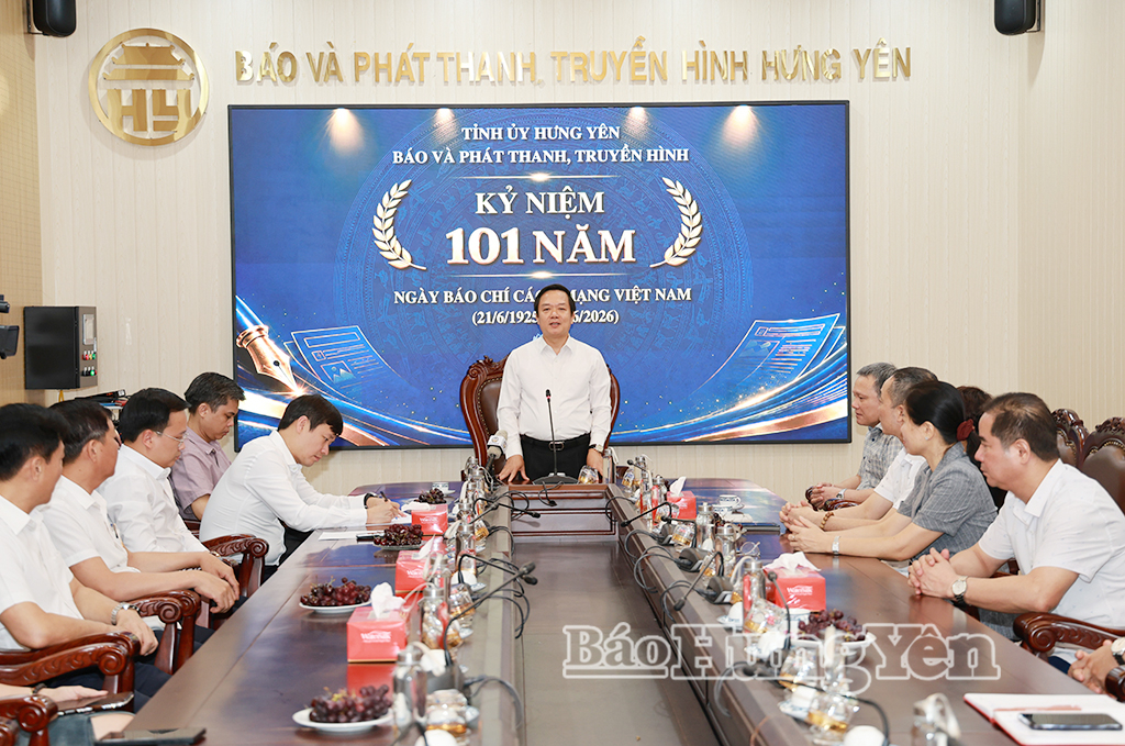 Đồng chí Phạm Quang Ngọc, Ủy viên Ban Chấp hành Trung ương Đảng, Bí thư Tỉnh ủy chúc mừng Báo và Phát thanh, Truyền hình Hưng Yên nhân Ngày Báo chí cách mạng Việt Nam 21/6