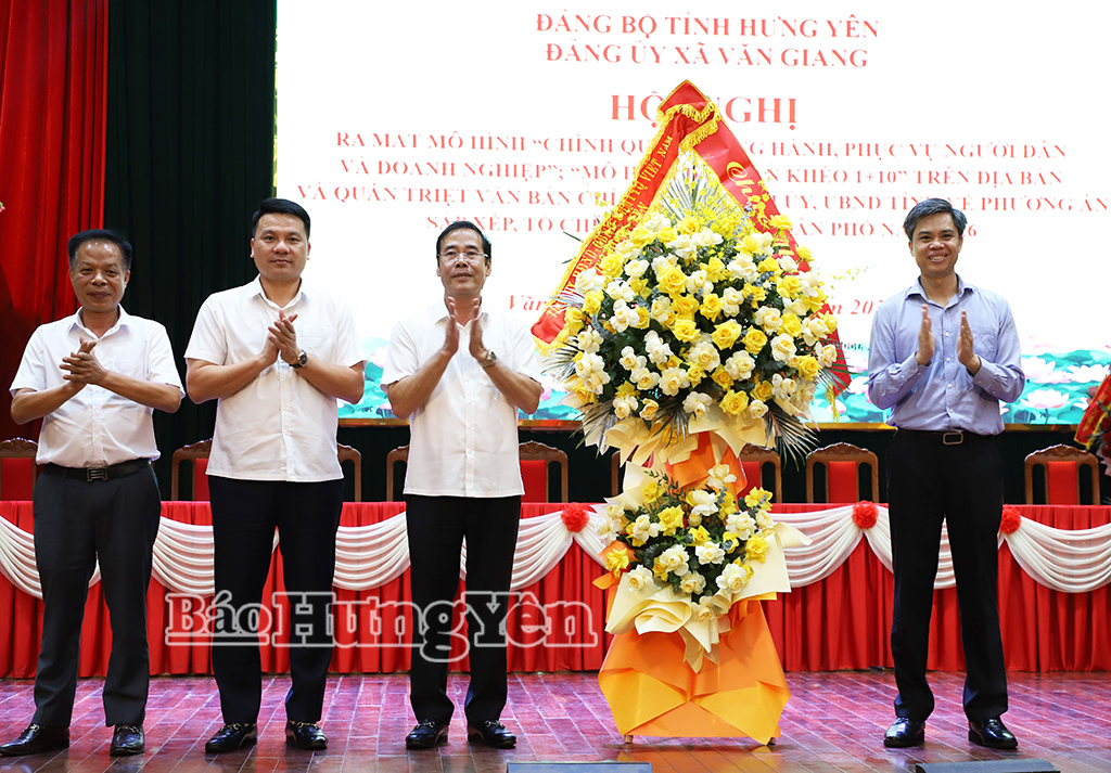 Xã Văn Giang: Ra mắt mô hình "Chính quyền đồng hành, phục vụ người dân và doanh nghiệp"