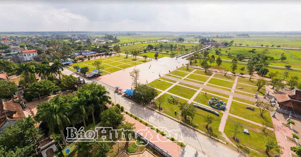 Du xuân về với Đền Trần Hưng Yên