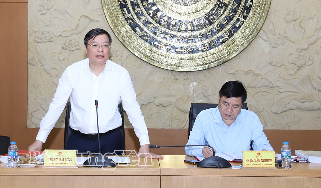 Provincial People's Committee Works with Central Interdisciplinary Delegation on Proposed New Wards
