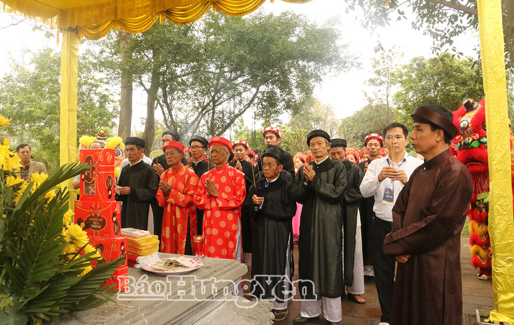 Lễ tế mở cửa đền và dâng hương tại khu lăng mộ các vua Trần