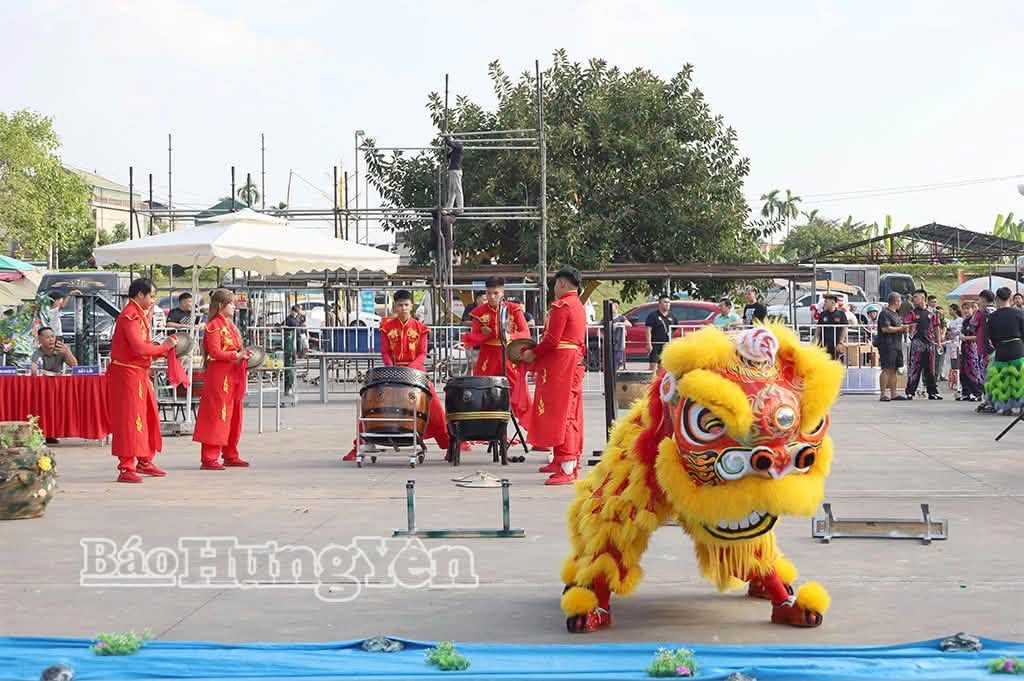Độc đáo các nghi thức, nghi lễ, trò chơi dân gian trong lễ hội chùa Keo mùa Thu