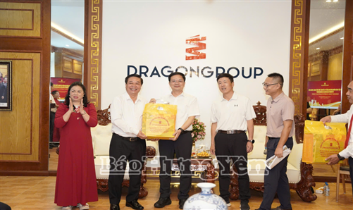 Delegation of Huzhou city, Zhejiang province, China visited and worked in Hung Yen province