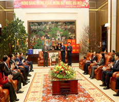 Prime Minister Nguyen Xuan Phuc visited and worked in Hung Yen province