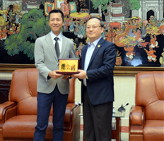 Bí thư Tỉnh ủy Đỗ Tiến Sỹ làm việc với Tổng giám đốc Công ty VAP