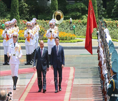 Thủ tướng Nguyễn Xuân Phúc đón, hội đàm với Thủ tướng Italy