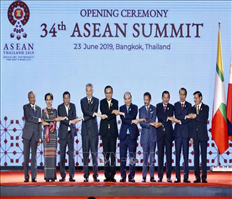 Thủ tướng Nguyễn Xuân Phúc dự Lễ khai mạc Hội nghị Cấp cao ASEAN lần thứ 34