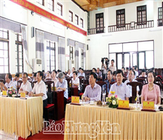 Thường trực HĐND tỉnh giao ban với Thường trực HĐND các huyện, thị xã, thành phố