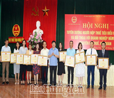Hưng Yên: Tuyên dương người nộp thuế tiêu biểu năm 2018 và đối thoại với doanh nghiệp