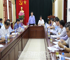 Chủ tịch UBND tỉnh Nguyễn Văn Phóng kiểm tra và làm việc với Ban Thường vụ Huyện ủy Yên Mỹ