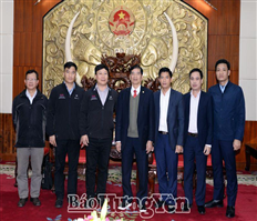Leaders of the provincial People's Committee work with Hanesbrands Vietnam Co., Ltd.