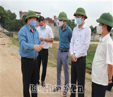 Chủ tịch UBND tỉnh Nguyễn Văn Phóng kiểm tra tiến độ thực hiện Dự án Đầu tư xây dựng nâng cấp đê tả sông Luộc kéo dài