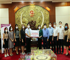 Hưng Yên: Tiếp nhận 500 triệu đồng và 400 nghìn khẩu trang ủng hộ phòng, chống dịch Covid-19