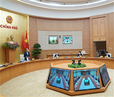 Prime Minister Nguyen Xuan Phuc works with key leaders of Hung Yen province