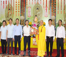 Visiting and presenting gifts to Buddhist dignitaries on the occasion of the Great Buddha's Birthday 2020