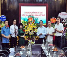 Lãnh đạo tỉnh Hưng Yên chúc mừng các cơ quan báo chí, các Hội Nhà báo nhân Ngày Báo chí Cách mạng Việt Nam 21.6