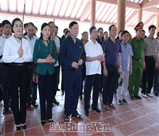 The delegation of Hung Yen province visits martyrs’ cemetery in Nghe An and Quang Tri provinces