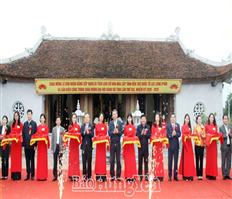 To attach the signboard of the projects to celebrate the 19th Provincial Party Congress, term 2020 - 2025