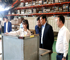 The leaders of the Provincial People's Committee pay a working visit to a number of enterprises