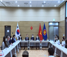 Comrade Chairman of the Provincial People's Committee Tran Quoc Van attends the investment promotion activities in the Republic of Korea