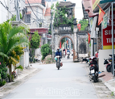 Comrade Le Van Luong with Nghia Tru hometown