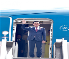 Chủ tịch Quốc hội đến Manila bắt đầu chuyến thăm chính thức Philippines