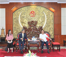 Chairman of the Provincial People's Committee Tran Quoc Van receives and works with the delegation of KBI Group (Korea)