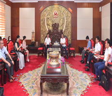 Chairman of the Provincial People's Committee Tran Quoc Van works with COT Group (Singapore)