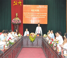 To award the Medal "For the cause of Party building in Vietnamese enterprises" and give funds to support the Provincial Fund "For the Poor"