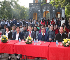 Exhibition of calligraphy, Ca Tru singing and asking for calligraphy at the beginning of Spring