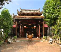 Thien Hau Temple - A building with imbued Chinese architecture