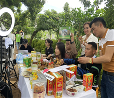 Livestream quảng bá, tiêu thụ sản phẩm nhãn lồng Hưng Yên và sản phẩm OCOP tỉnh Hưng Yên