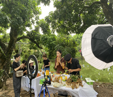 Live-stream to promote and consume Hung Yen longan products and OCOP products