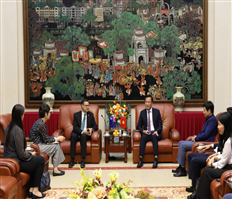 Comrade Secretary of the Provincial Party Committee Nguyen Huu Nghia received and worked with the Australian Ambassador to Vietnam