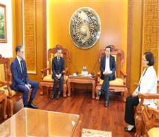 Provincial Party Secretary Nguyen Huu Nghia received and worked with leaders of Sumitomo Corporation