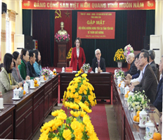 Meeting with the Hung Yen Countryside Association in Yen Bai province to visit the homeland