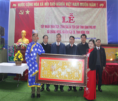 Receiving the mythology and imperial edicts of the provincial level historical relic of Phu My communal house